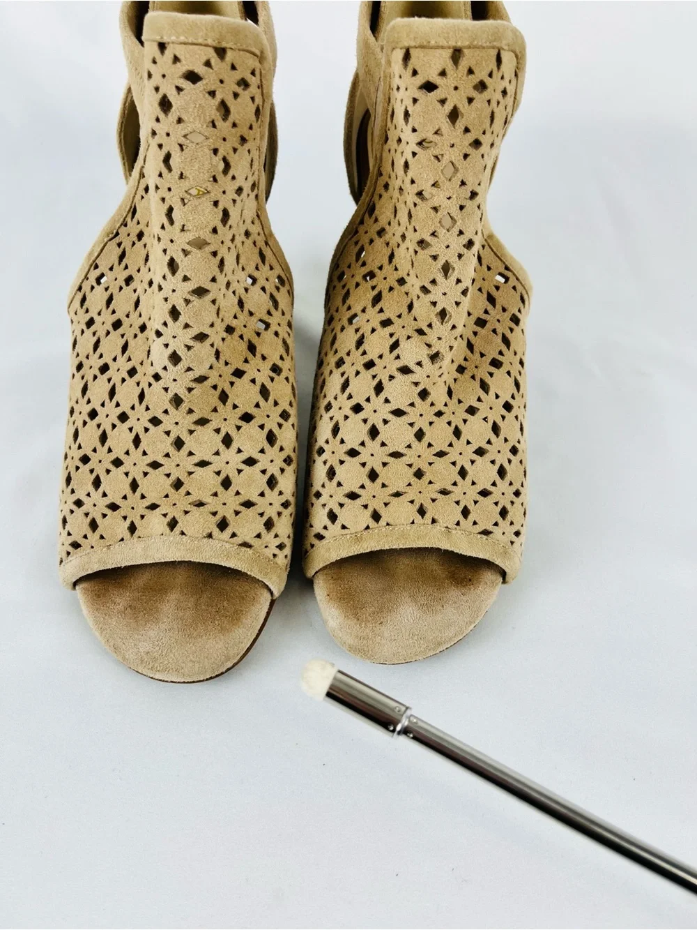 Cole Haan Edie Wedge Peep-toe Sandals Side Cutouts Stacked Wedge Heel Tan Sz 7